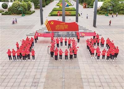 王小洪会见泰国国家肃毒委员会委员、司法部部长塔威