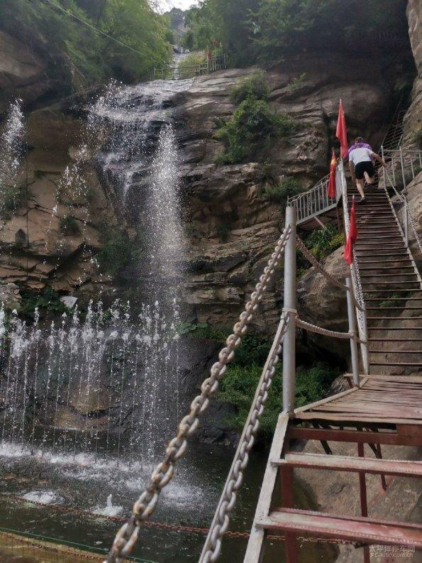 截至24日17时,云南山体滑坡已致34人遇难,10人失联,目前相关生活物资保障充足